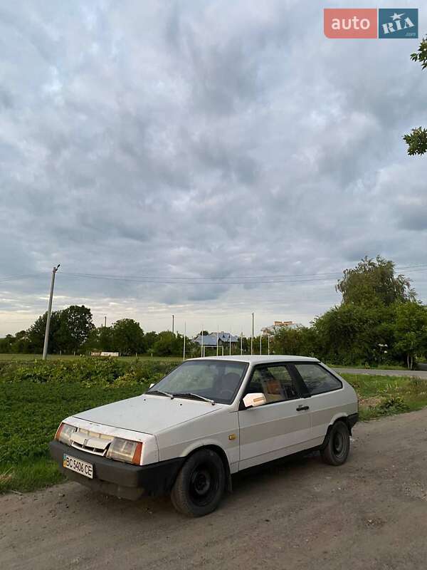 Хетчбек ВАЗ / Lada 2108 1987 в Львові фото Хетчбек ВАЗ / Lada 2108 1987 в Львові