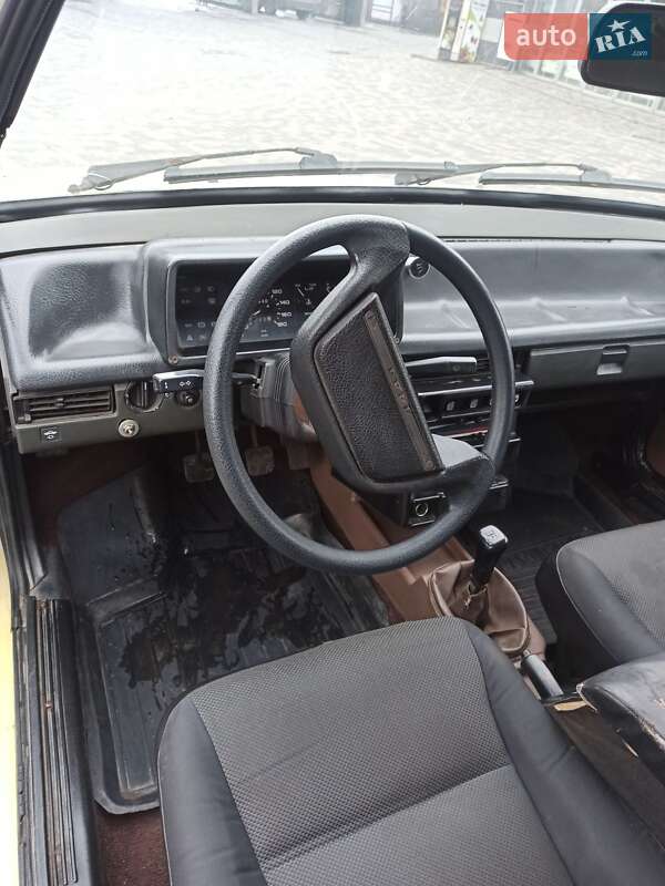 Хетчбек ВАЗ / Lada 2108 1987 в Горішніх Плавнях фото 3 Хетчбек ВАЗ / Lada 2108 1987 в Горішніх Плавнях
