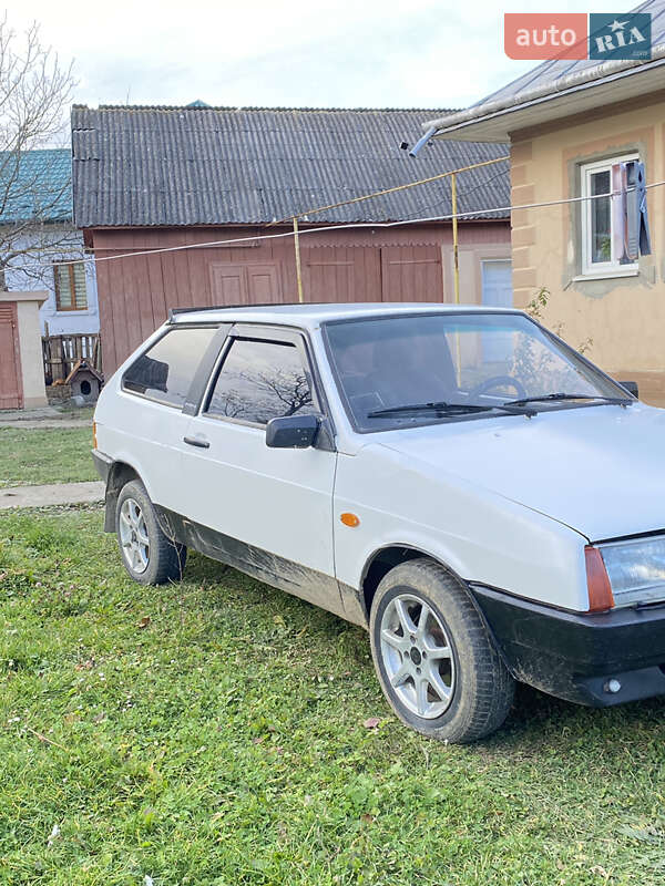 Хетчбек ВАЗ / Lada 2108 1990 в Чернівцях