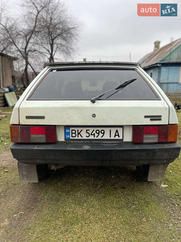 Хэтчбек ВАЗ / Lada 2108 1990 в Ровно