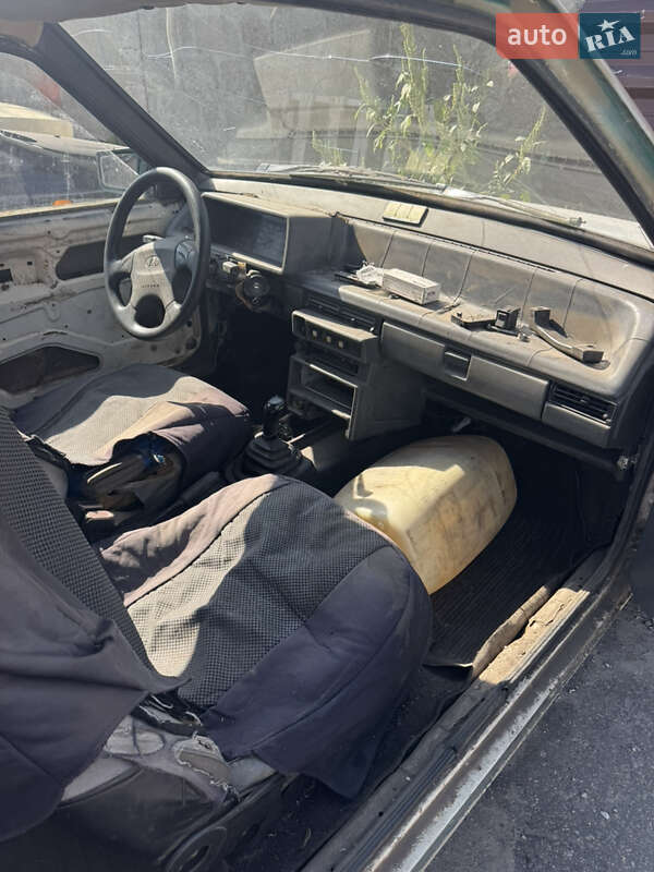 Хетчбек ВАЗ / Lada 2108 1992 в Харкові фото 5 Хетчбек ВАЗ / Lada 2108 1992 в Харкові