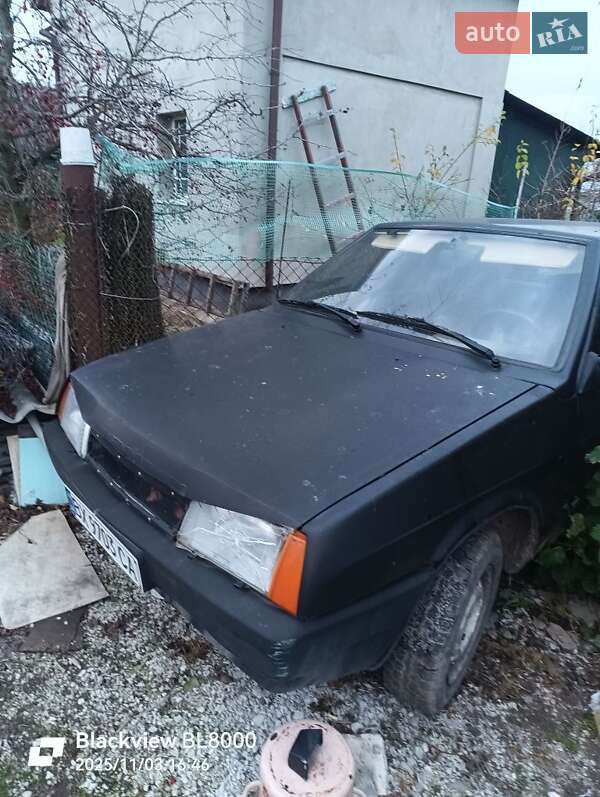 Хэтчбек ВАЗ / Lada 2108 1992 в Луцке фото 3 Хэтчбек ВАЗ / Lada 2108 1992 в Луцке