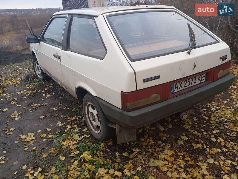 Хэтчбек ВАЗ / Lada 2108 1991 в Великом Бурлуке фото 5 Хэтчбек ВАЗ / Lada 2108 1991 в Великом Бурлуке