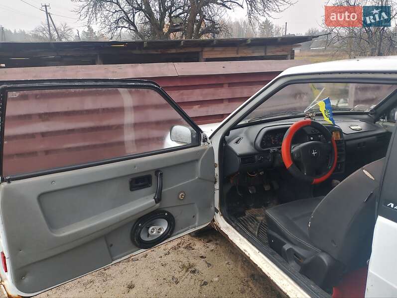 Хетчбек ВАЗ / Lada 2108 1990 в Житомирі фото 5 Хетчбек ВАЗ / Lada 2108 1990 в Житомирі