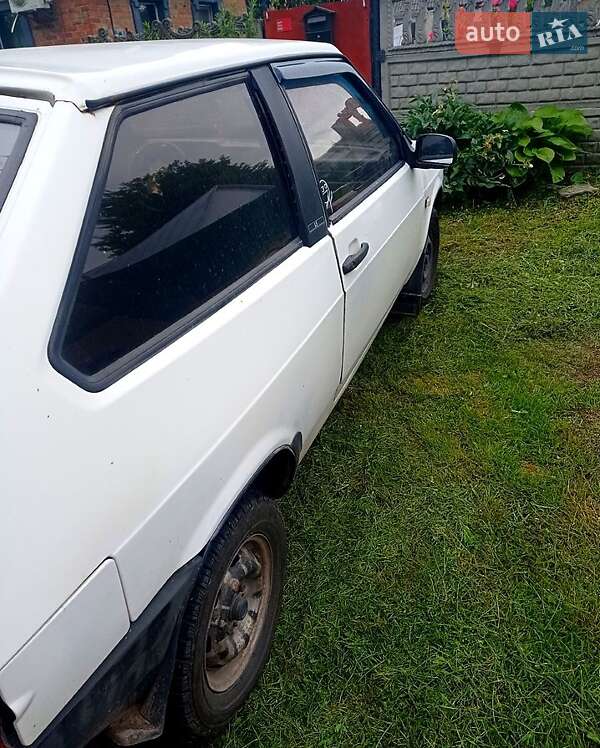 Хэтчбек ВАЗ / Lada 2108 1991 в Ромнах фото 4 Хэтчбек ВАЗ / Lada 2108 1991 в Ромнах