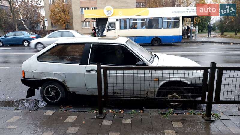 Хэтчбек ВАЗ / Lada 2108 1988 в Ужгороде