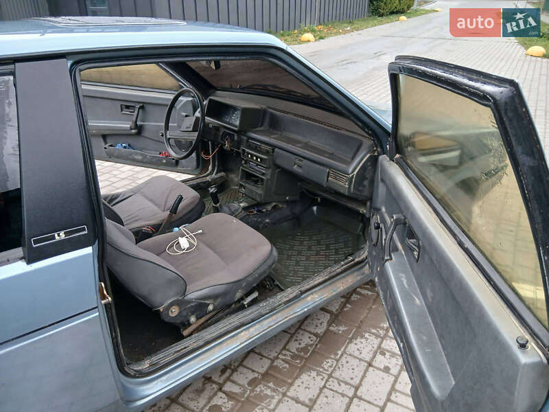 Хэтчбек ВАЗ / Lada 2108 1994 в Каменец-Подольском