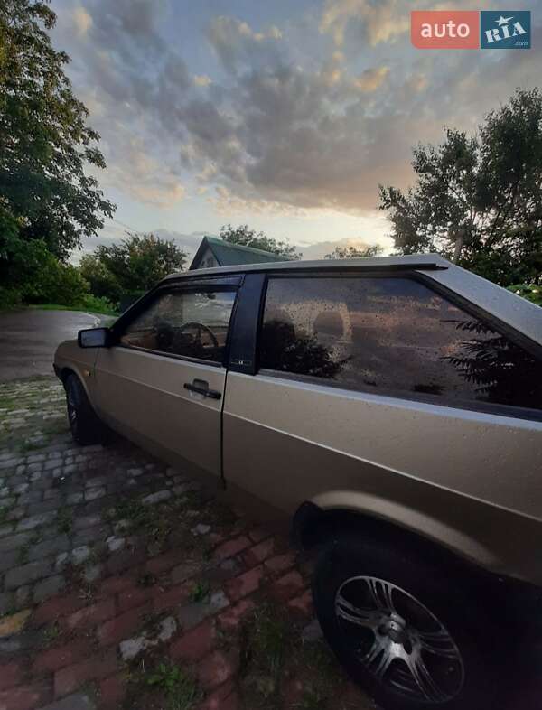 Хэтчбек ВАЗ / Lada 2108 1992 в Украинке