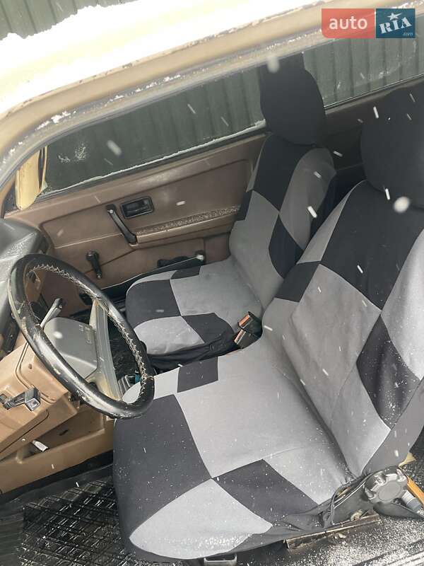 Хэтчбек ВАЗ / Lada 2108 1988 в Львове фото 10 Хэтчбек ВАЗ / Lada 2108 1988 в Львове