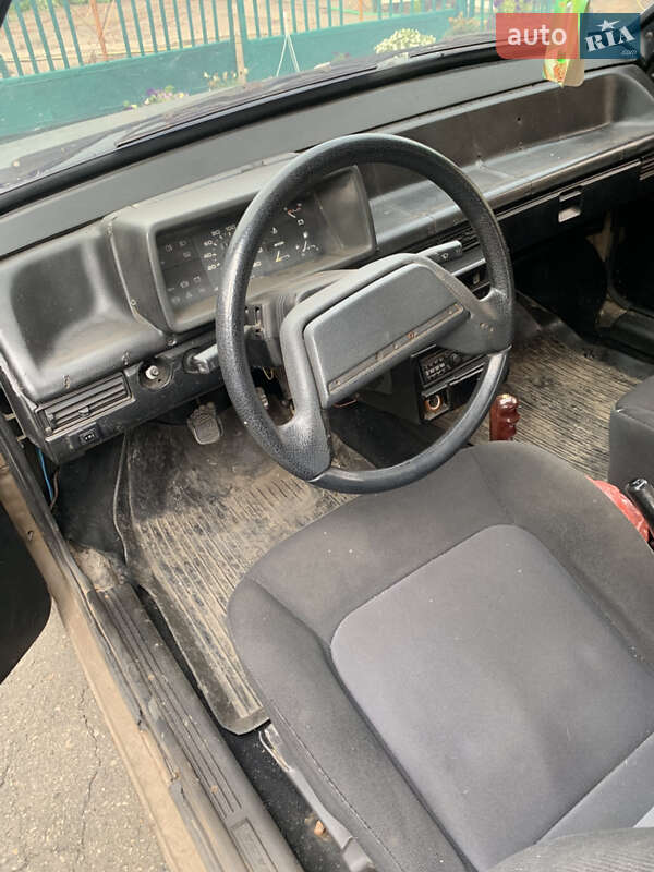 Хэтчбек ВАЗ / Lada 2108 1986 в Николаевке фото 4 Хэтчбек ВАЗ / Lada 2108 1986 в Николаевке