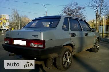 Седан ВАЗ / Lada 21099 2002 в Николаеве