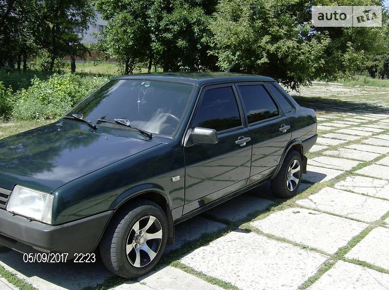 Седан ВАЗ / Lada 21099 2003 в Харькове