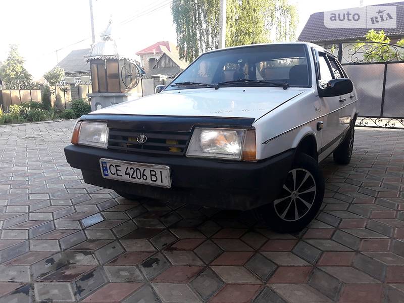 Седан ВАЗ / Lada 21099 1995 в Черновцах