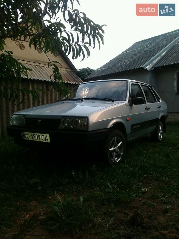 Седан ВАЗ / Lada 21099 2005 в Тячеве