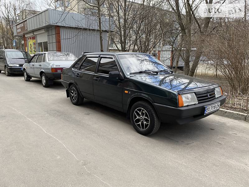 Седан ВАЗ / Lada 21099 2002 в Хмельницком