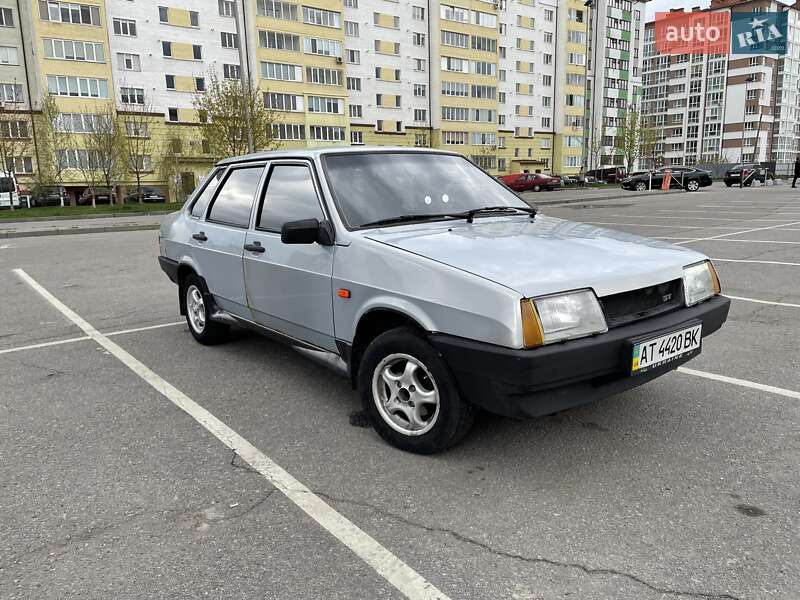 Седан ВАЗ / Lada 21099 2004 в Івано-Франківську