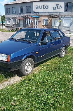 Седан ВАЗ / Lada 21099 2004 в Звягеле