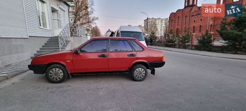 Седан ВАЗ / Lada 21099 1998 в Киеве