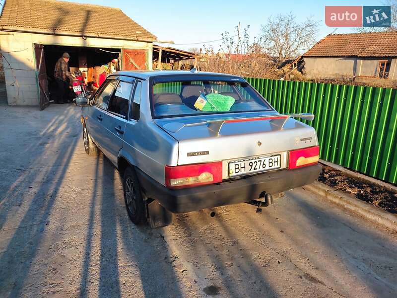 Седан ВАЗ / Lada 21099 2001 в Одессе