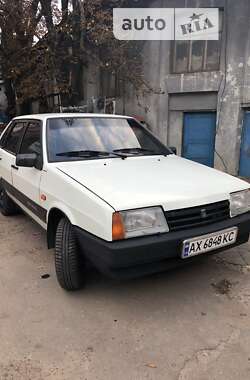 Седан ВАЗ / Lada 21099 1995 в Змиеве