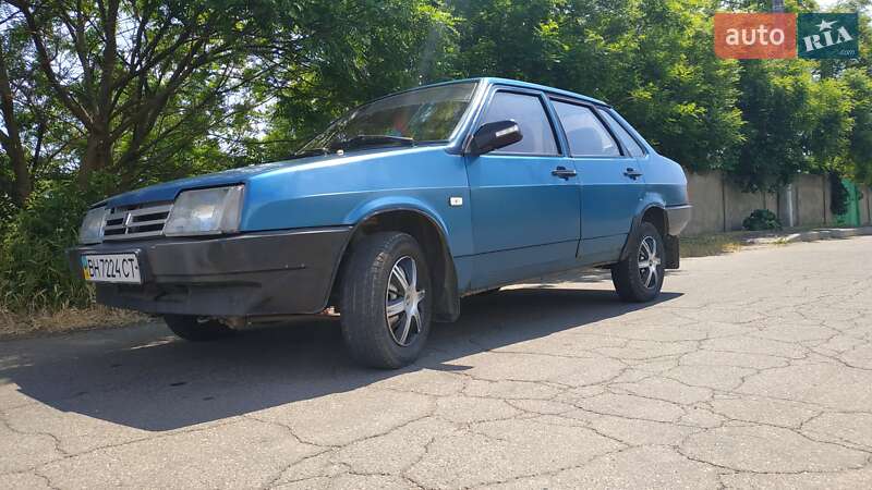 Седан ВАЗ / Lada 21099 2000 в Черноморске