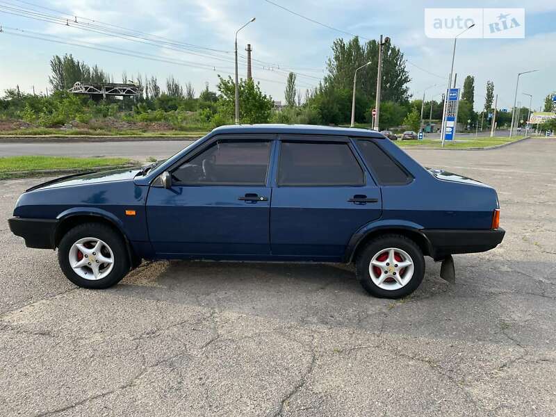 Седан ВАЗ / Lada 21099 2004 в Миколаєві