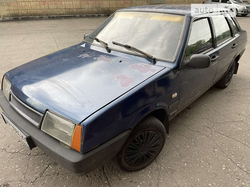 Седан ВАЗ / Lada 21099 2004 в Селидовому