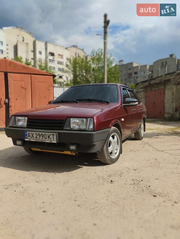 Седан ВАЗ / Lada 21099 2004 в Харькове