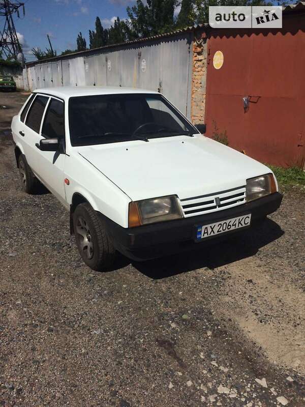 Седан ВАЗ / Lada 21099 1995 в Харькове
