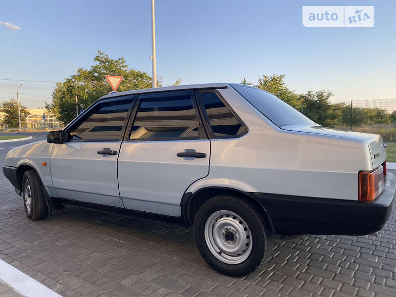 Седан ВАЗ / Lada 21099 2004 в Николаеве