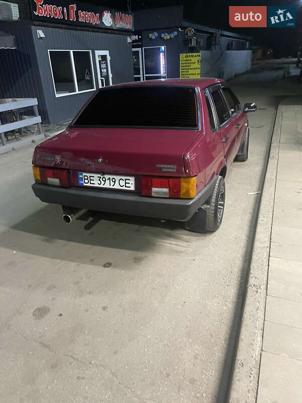 Седан ВАЗ / Lada 21099 1997 в Кривом Роге