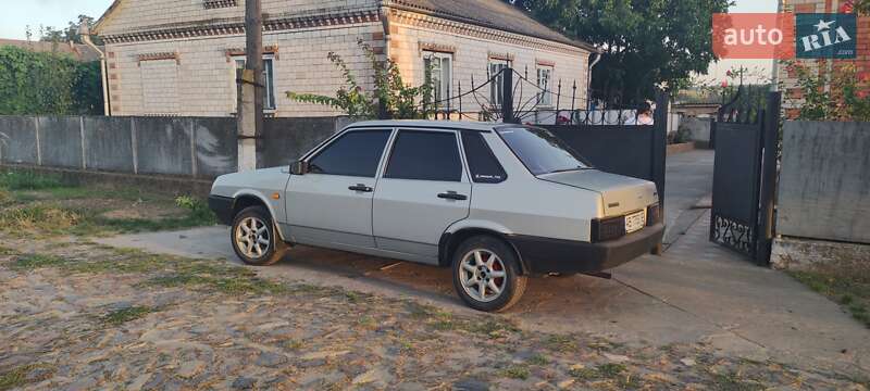 Седан ВАЗ / Lada 21099 2010 в Бершаді