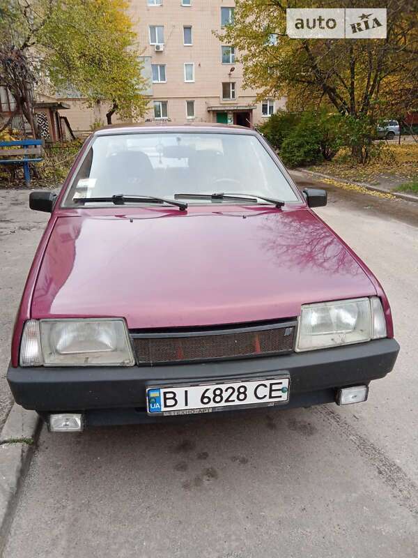 Седан ВАЗ / Lada 21099 1998 в Гадяче