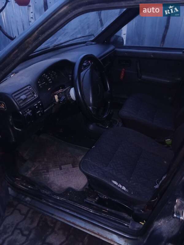 Седан ВАЗ / Lada 21099 1997 в Киеве