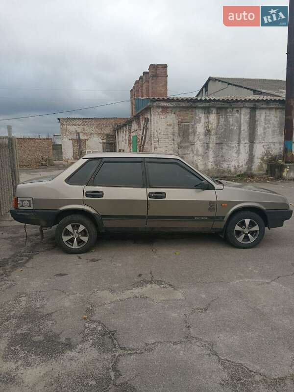 Седан ВАЗ / Lada 21099 2002 в Нікополі