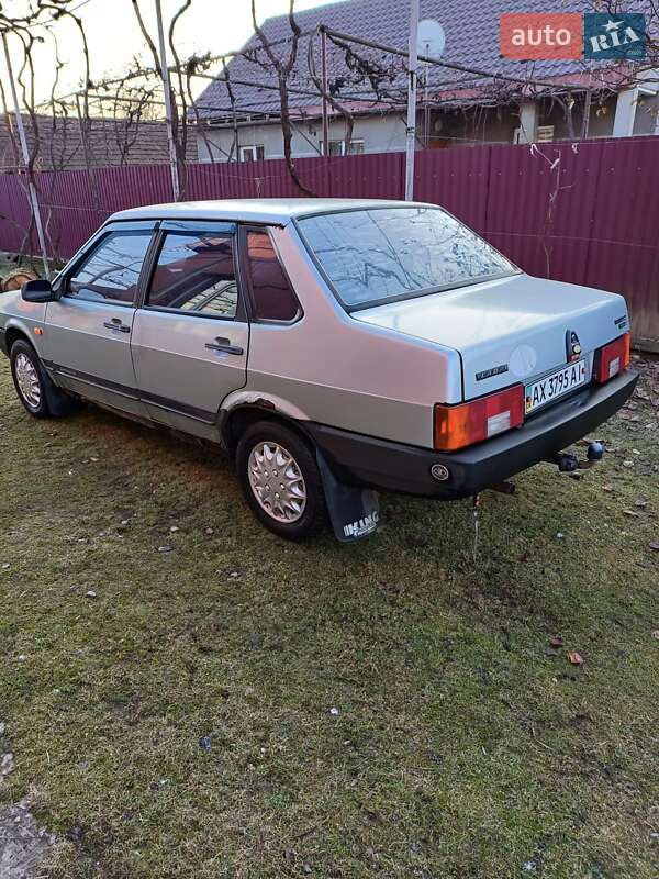 Седан ВАЗ / Lada 21099 2002 в Мукачевому