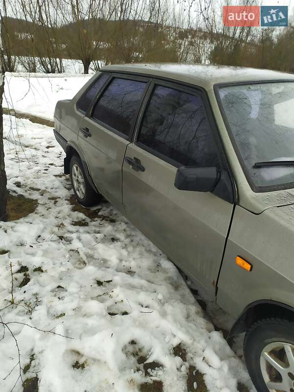 Седан ВАЗ / Lada 21099 2003 в Ивано-Франковске