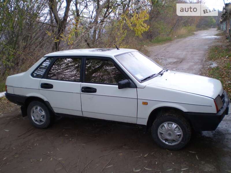 Седан ВАЗ / Lada 21099 1994 в Новоднестровске