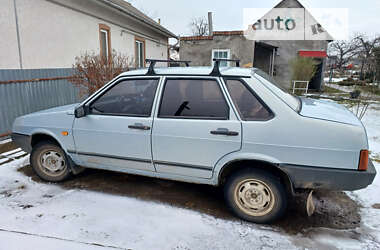 Седан ВАЗ / Lada 21099 2004 в Черновцах