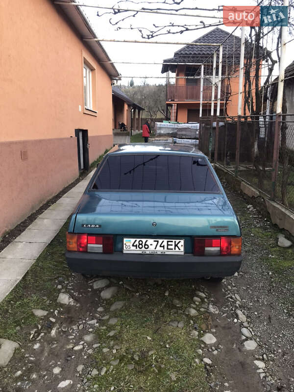 Седан ВАЗ / Lada 21099 2001 в Сваляві