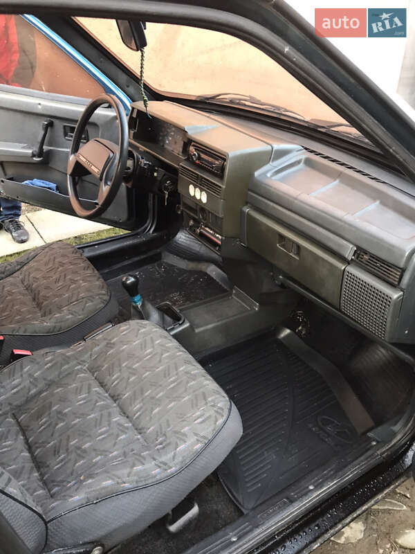Седан ВАЗ / Lada 21099 2001 в Сваляві
