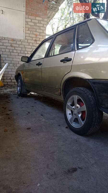 Седан ВАЗ / Lada 21099 2001 в Кропивницком