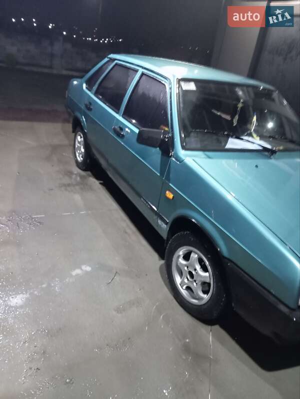 Седан ВАЗ / Lada 21099 2000 в Луцьку