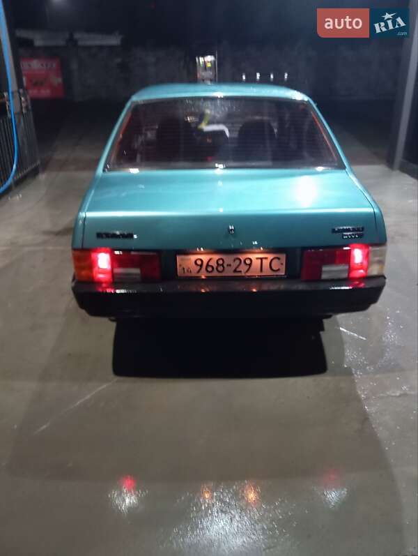 Седан ВАЗ / Lada 21099 2000 в Луцьку