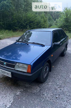 Седан ВАЗ / Lada 21099 2004 в Золочеве