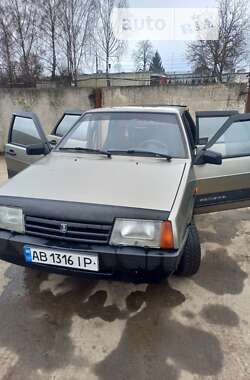 Седан ВАЗ / Lada 21099 2000 в Киеве