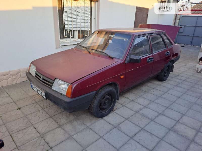 Седан ВАЗ / Lada 21099 2000 в Днепре