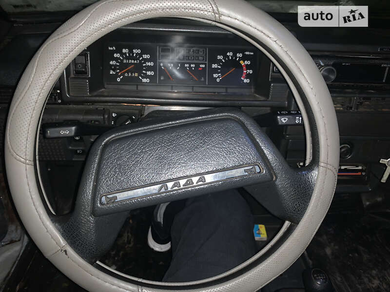 Седан ВАЗ / Lada 21099 1999 в Львове
