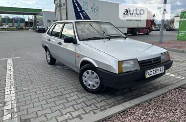 Седан ВАЗ / Lada 21099 2003 в Луцке