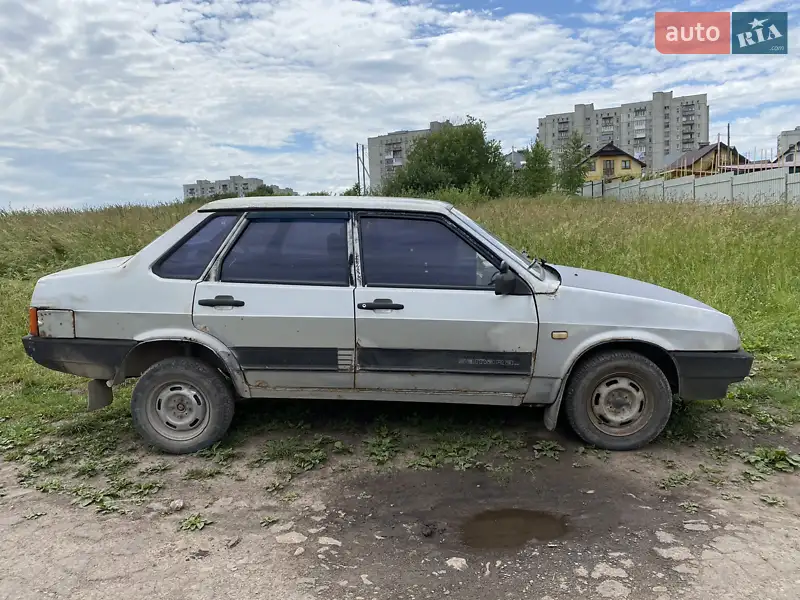 ВАЗ / Lada 21099